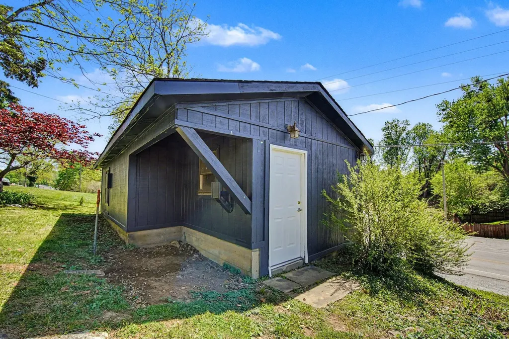 34 Circle Way Lancaster KY 40444