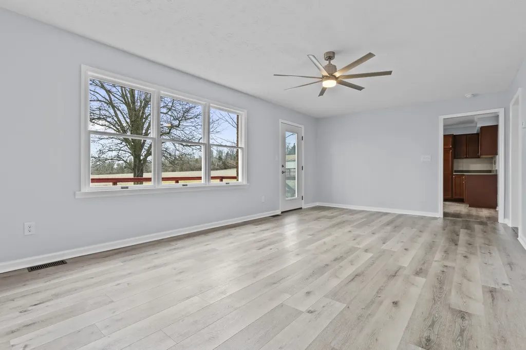 209 Oregon Road Salvisa KY 40372