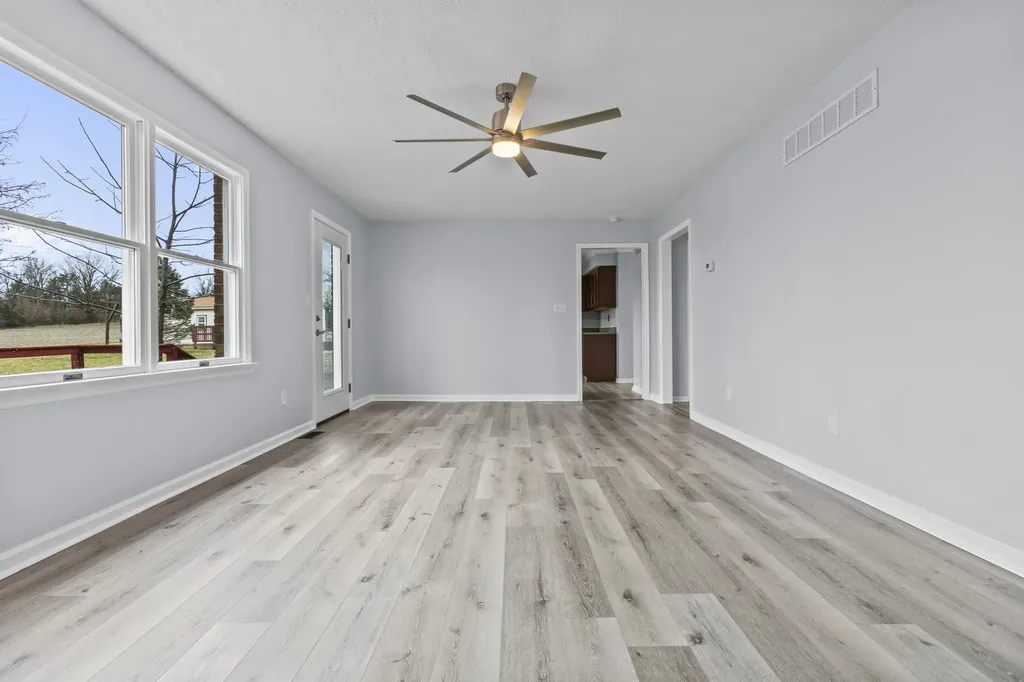 209 Oregon Road Salvisa KY 40372