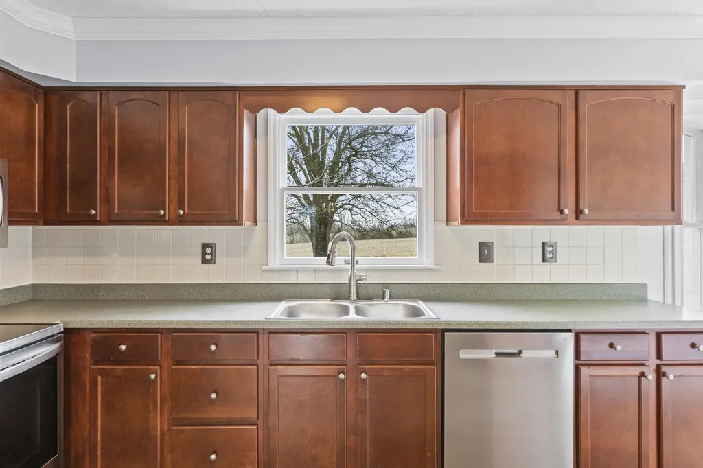 209 Oregon Road Salvisa KY 40372