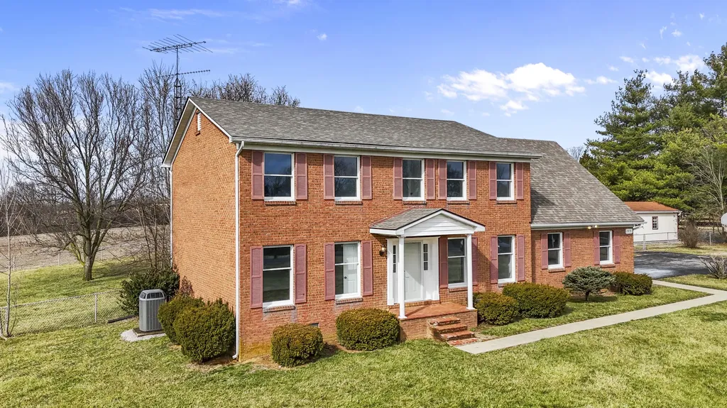 209 Oregon Road Salvisa KY 40372
