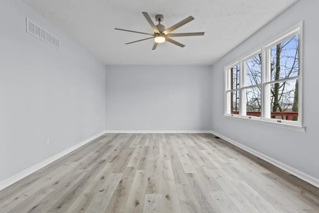 209 Oregon Road Salvisa KY 40372
