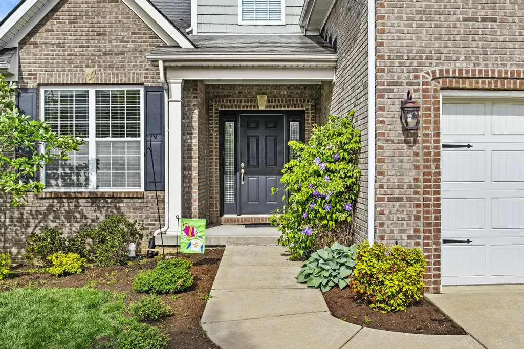 2009 Haddrell Cove Lexington KY 40509