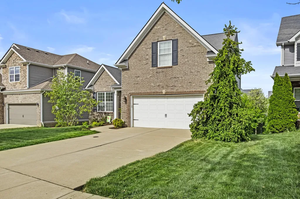 2009 Haddrell Cove Lexington KY 40509