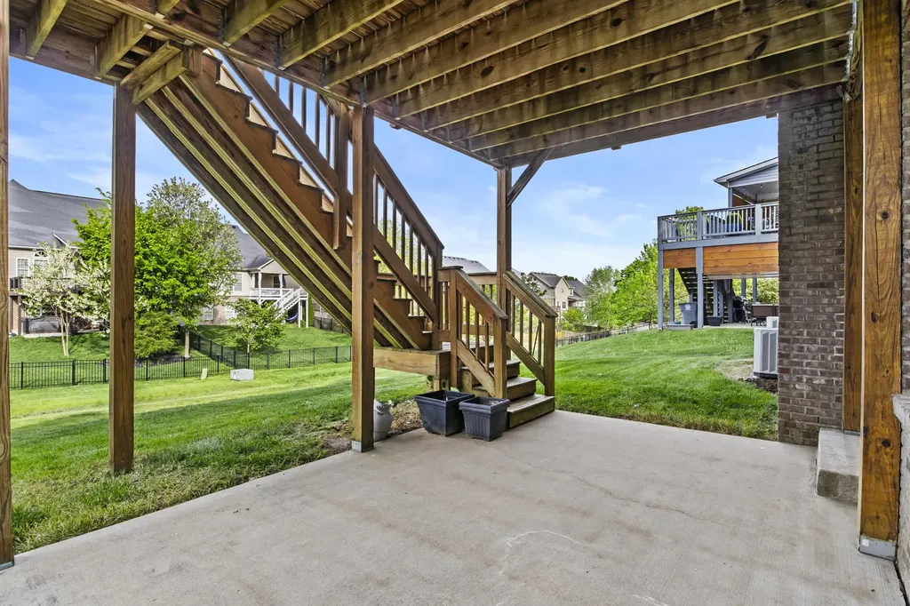 2009 Haddrell Cove Lexington KY 40509
