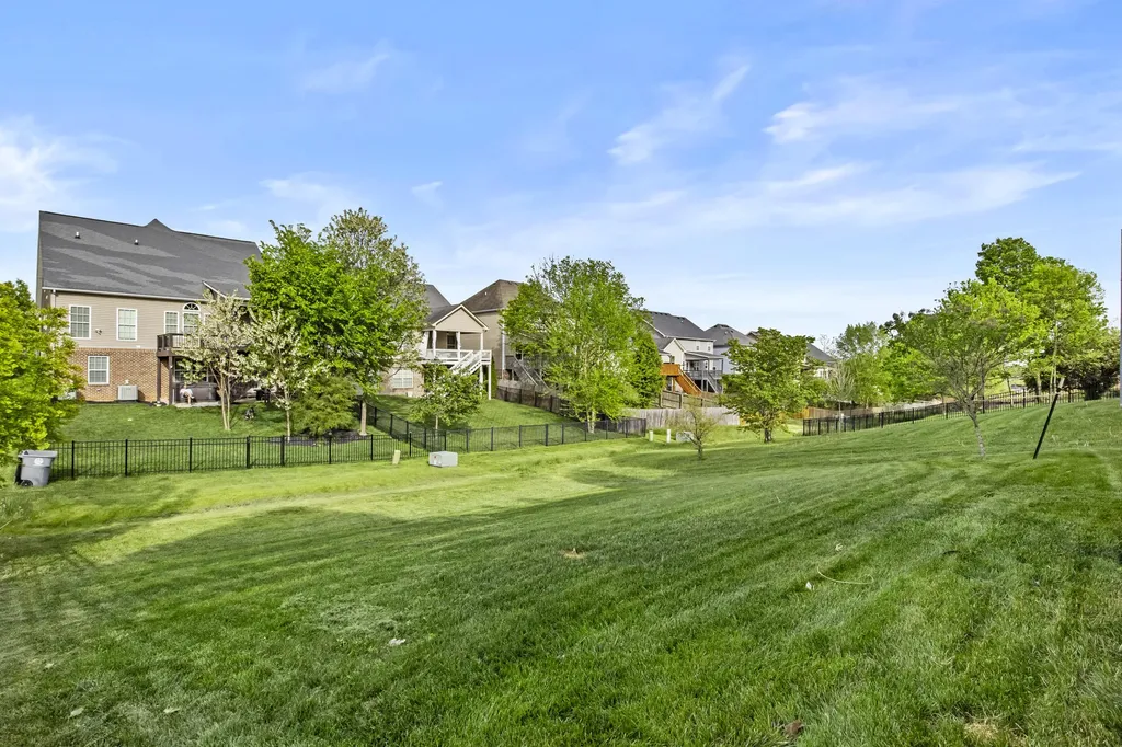 2009 Haddrell Cove Lexington KY 40509