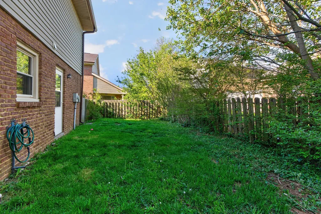 1648 Crossen Way Lexington KY 40515