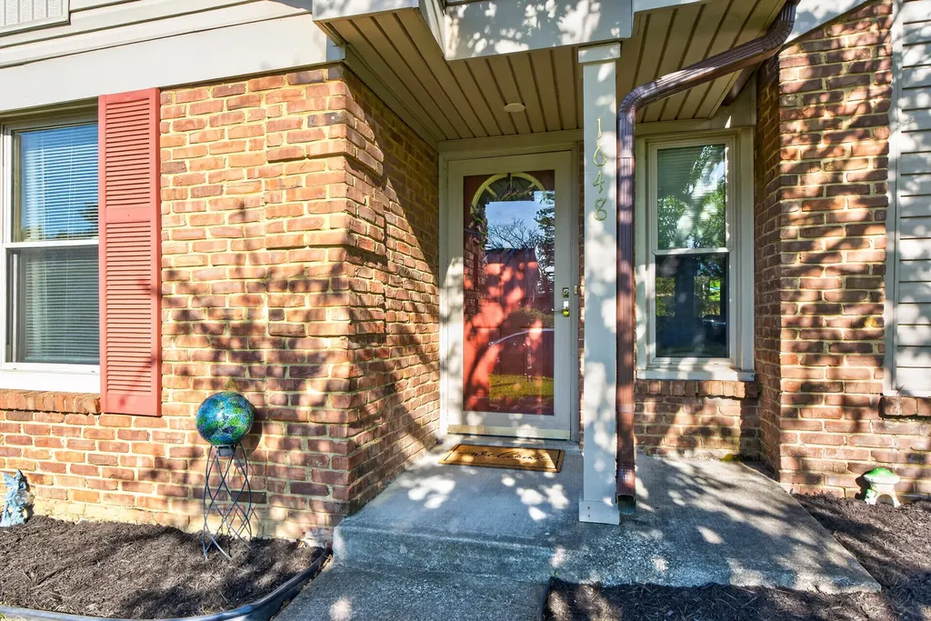 1648 Crossen Way Lexington KY 40515