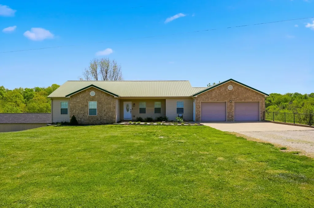 1531 Aaron Barnett Road Lawrenceburg KY 40342