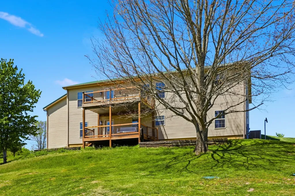1531 Aaron Barnett Road Lawrenceburg KY 40342