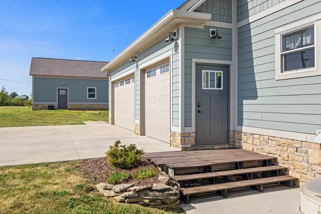 100 Collins Risk Road Georgetown KY 40324