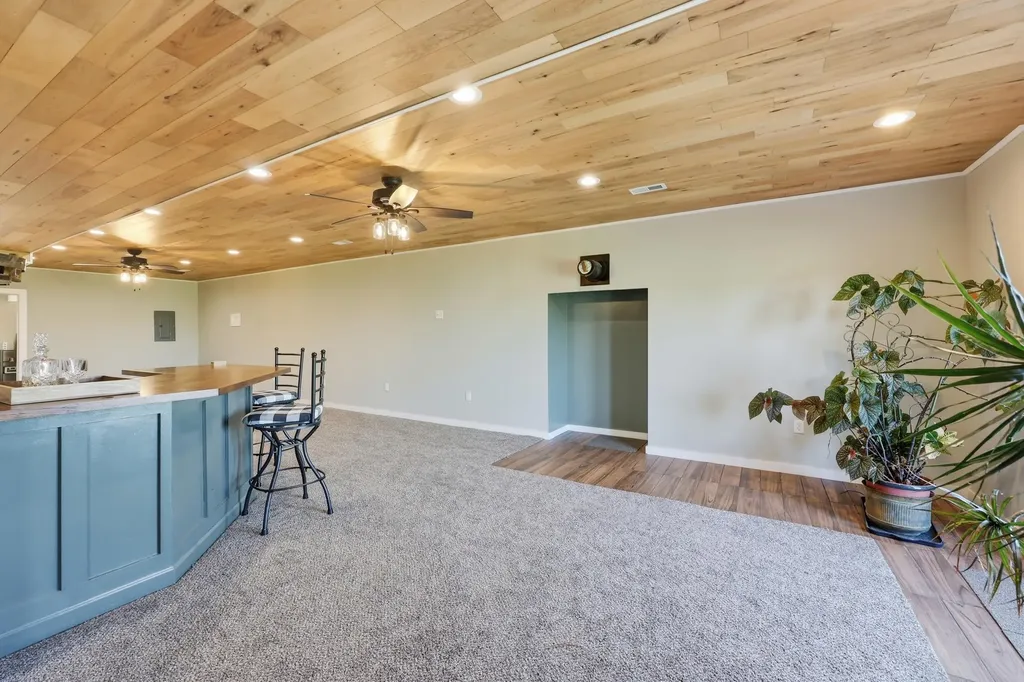 100 Collins Risk Road Georgetown KY 40324