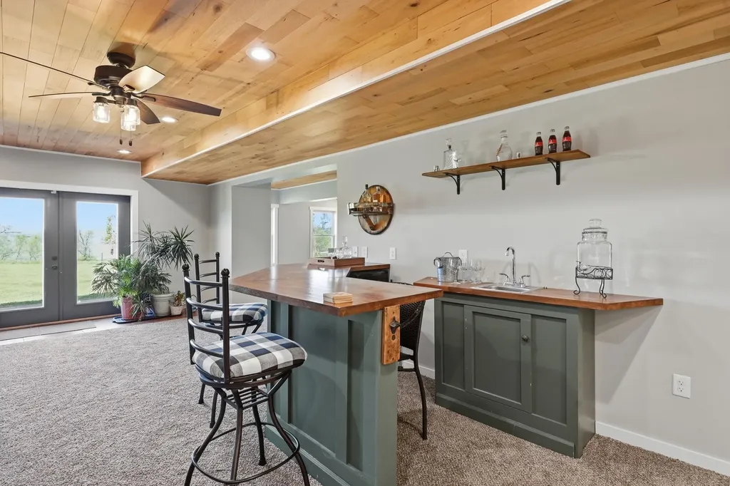 100 Collins Risk Road Georgetown KY 40324