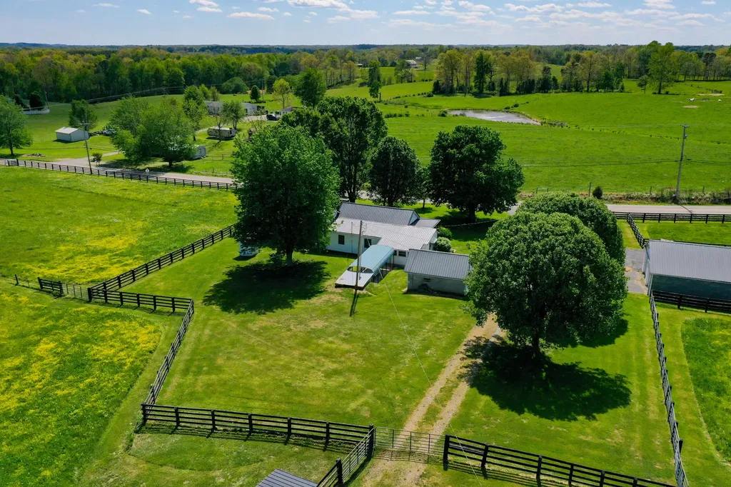 7409 Highway 490 East Bernstadt KY 40729