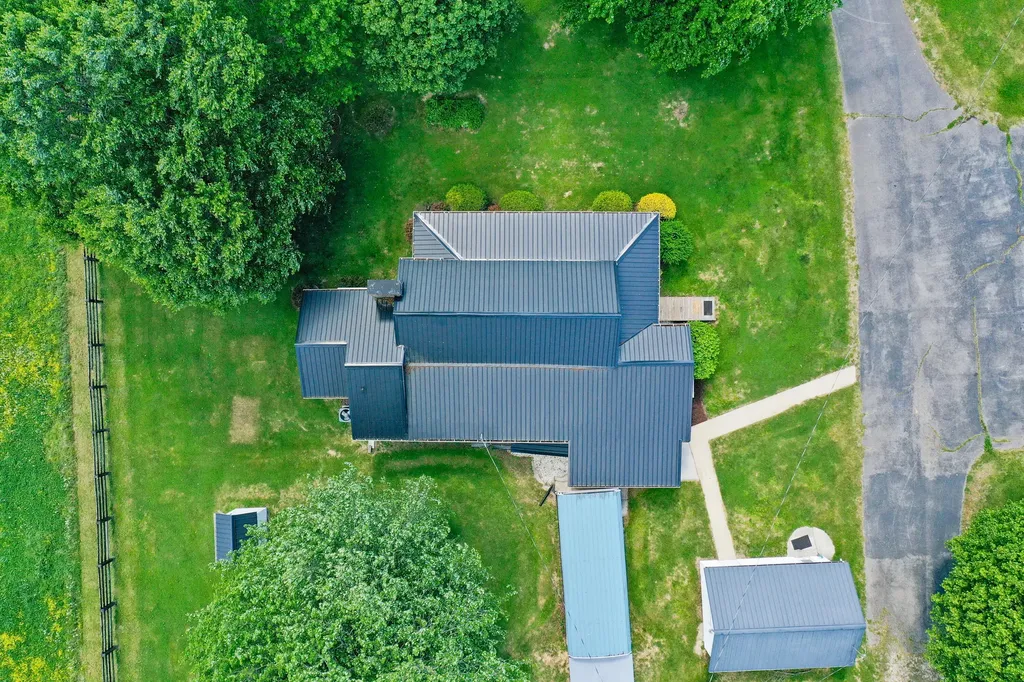 7409 Highway 490 East Bernstadt KY 40729