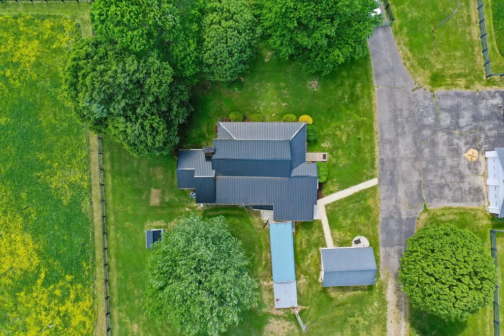 7409 Highway 490 East Bernstadt KY 40729