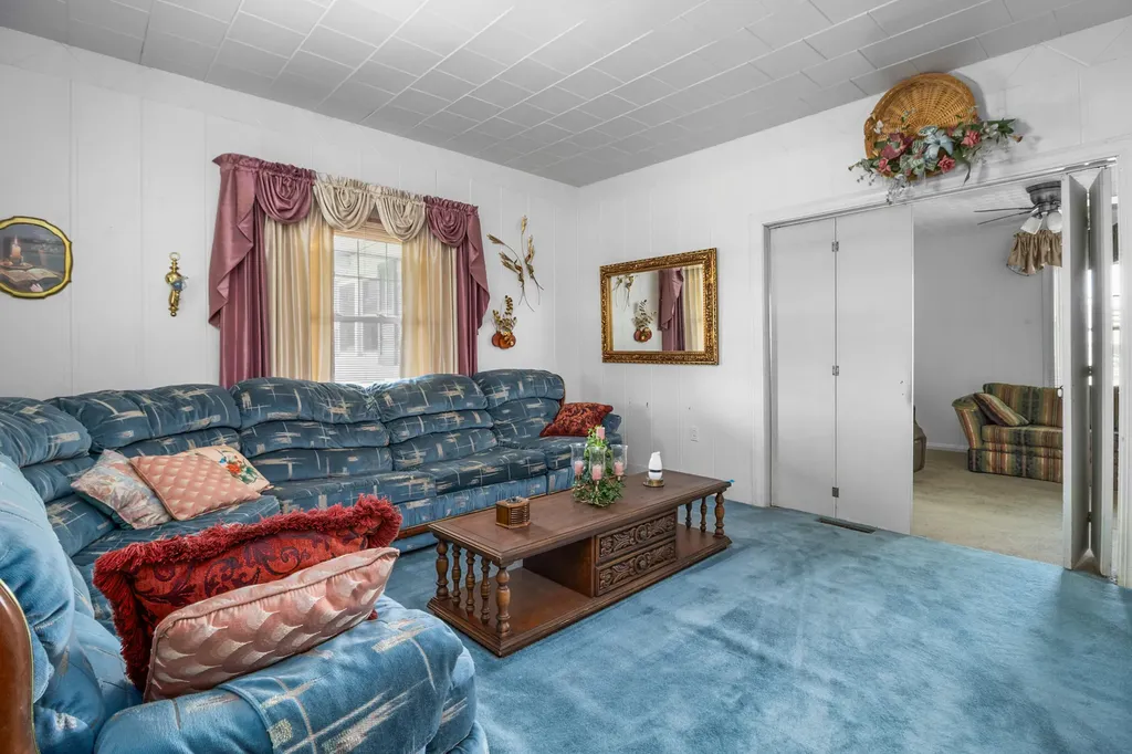 7409 Highway 490 East Bernstadt KY 40729
