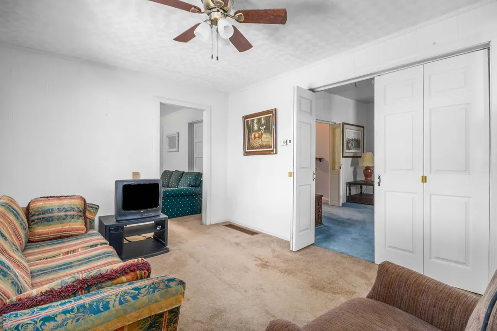 7409 Highway 490 East Bernstadt KY 40729