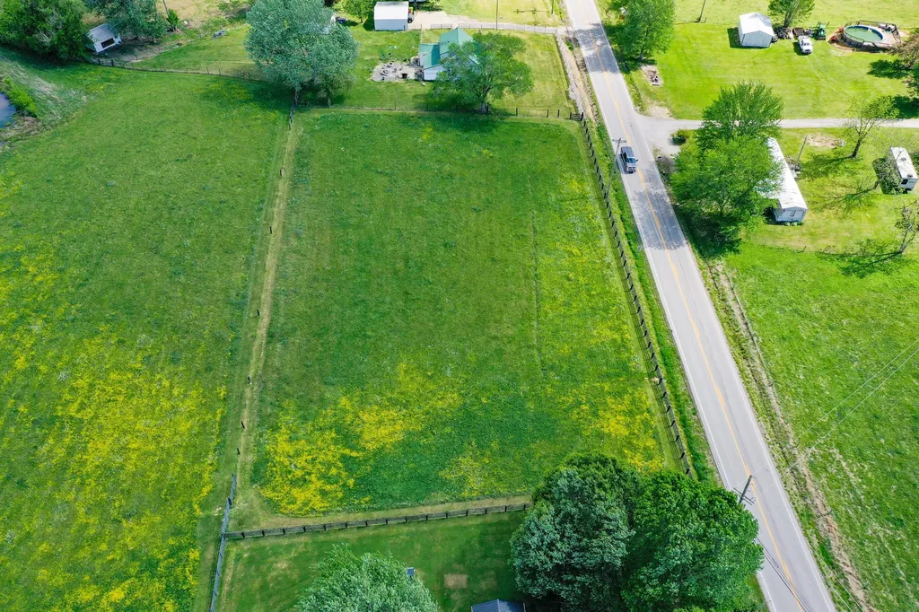 7409 Highway 490 East Bernstadt KY 40729