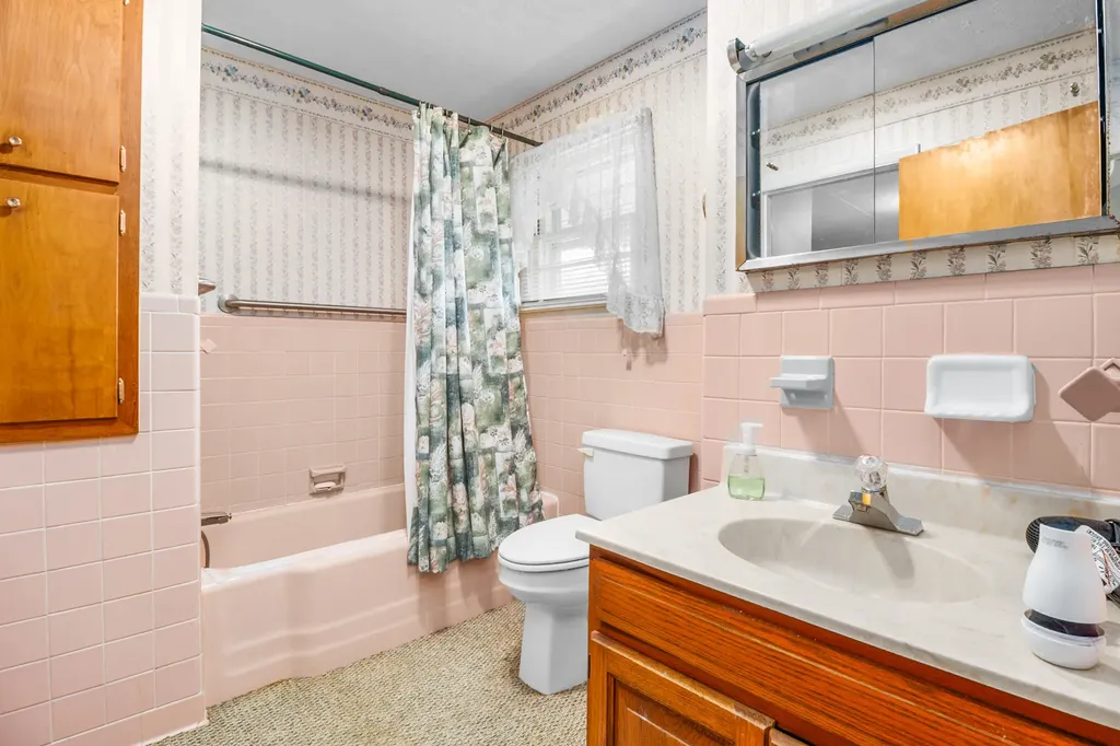 7409 Highway 490 East Bernstadt KY 40729