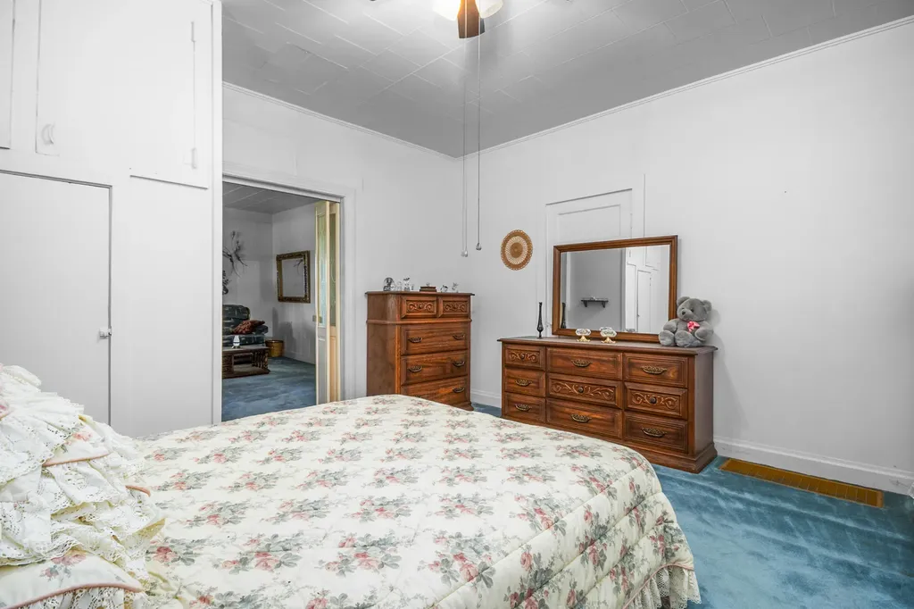 7409 Highway 490 East Bernstadt KY 40729