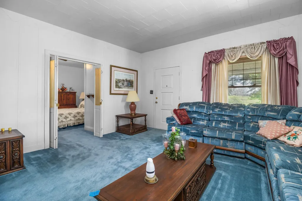 7409 Highway 490 East Bernstadt KY 40729