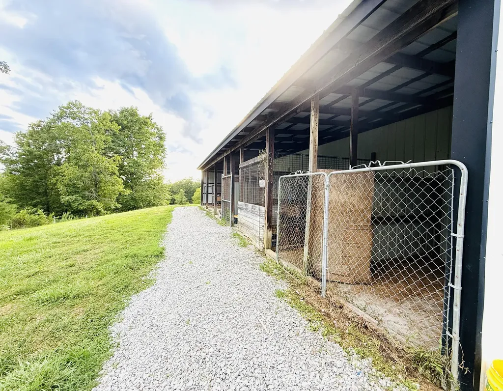 1232 Pleasant Grove Ridge Road Lawrenceburg KY 40342