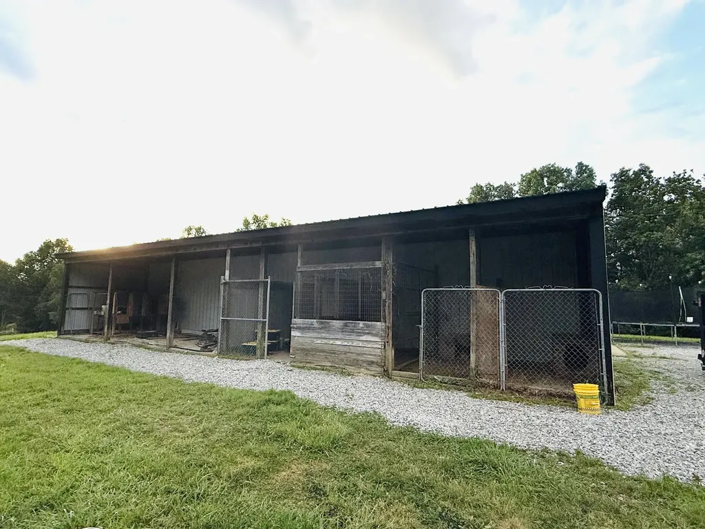 1232 Pleasant Grove Ridge Road Lawrenceburg KY 40342