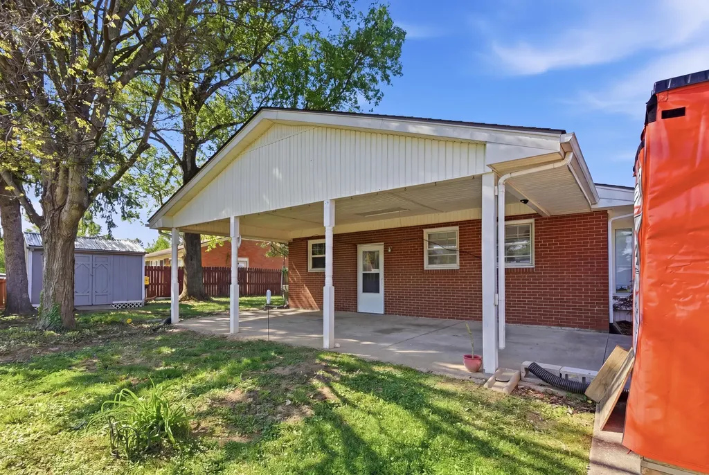 1214 Seneca Trail Frankfort KY 40601