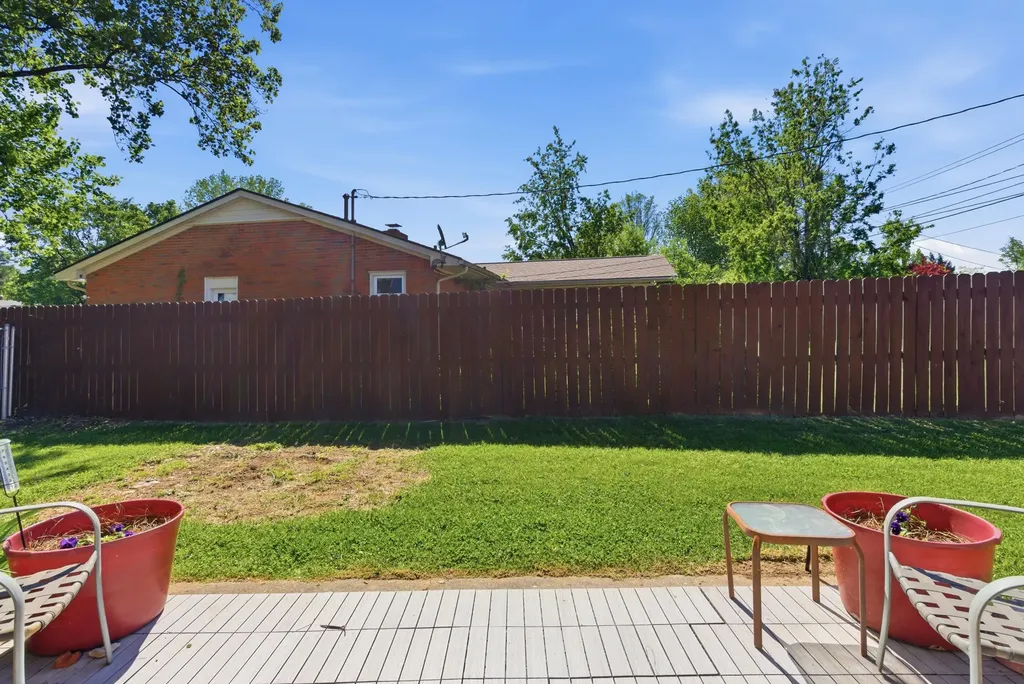1214 Seneca Trail Frankfort KY 40601