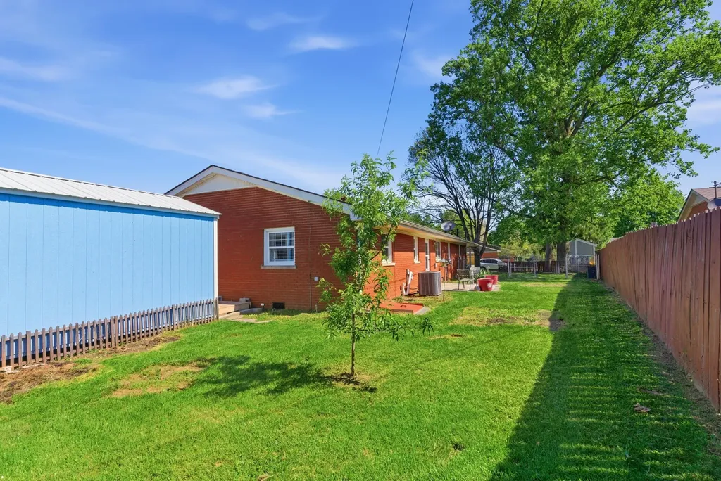 1214 Seneca Trail Frankfort KY 40601