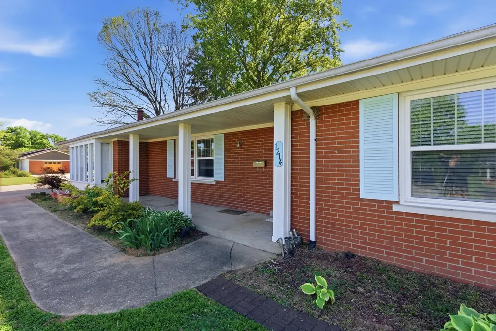 1214 Seneca Trail Frankfort KY 40601