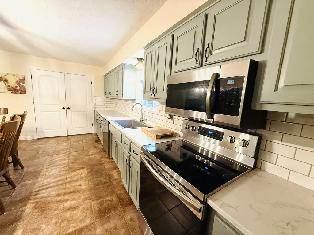 1232 Pleasant Grove Ridge Road Lawrenceburg KY 40342