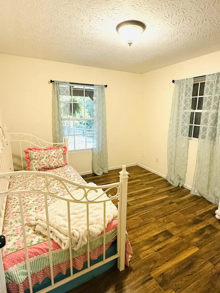 1232 Pleasant Grove Ridge Road Lawrenceburg KY 40342