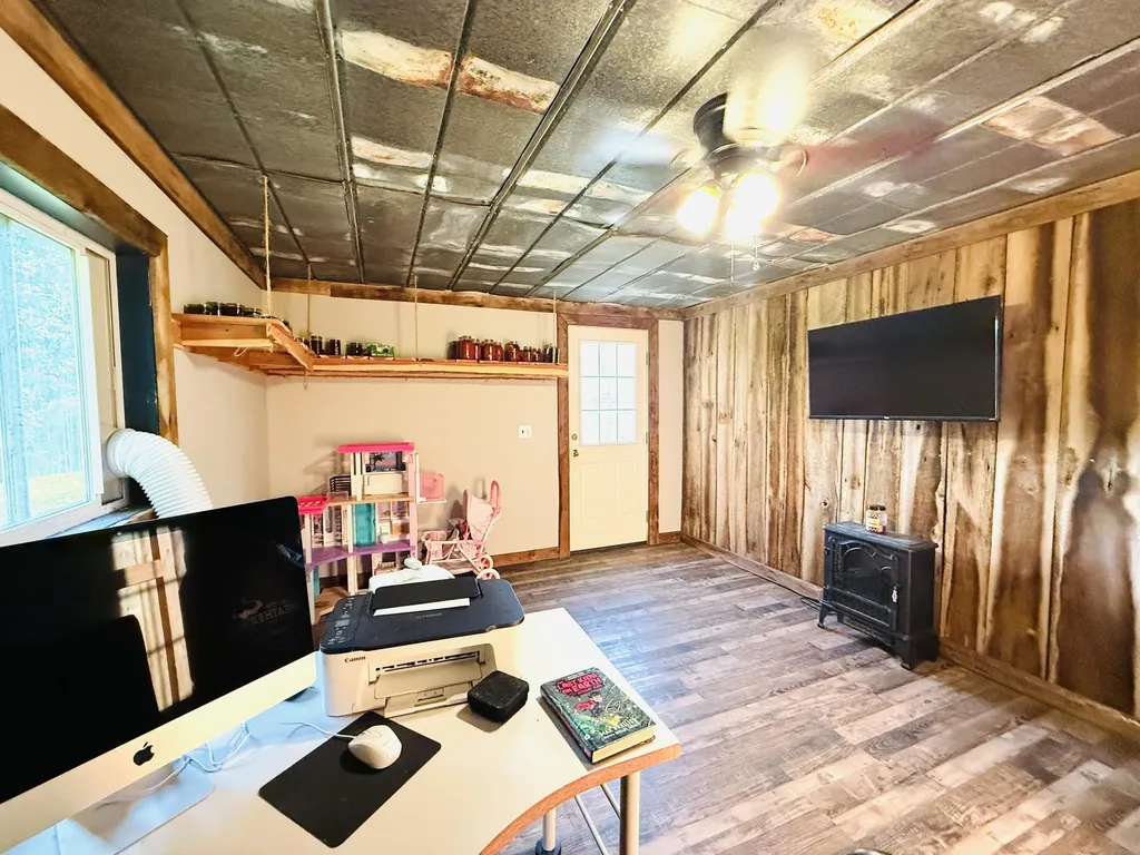 1232 Pleasant Grove Ridge Road Lawrenceburg KY 40342