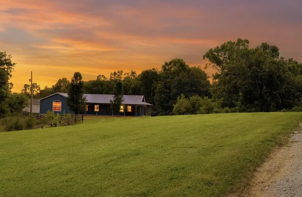 1232 Pleasant Grove Ridge Road Lawrenceburg KY 40342