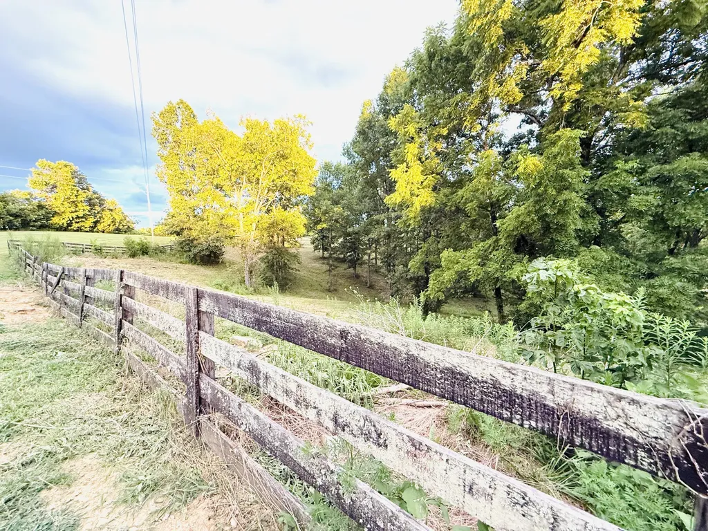 1232 Pleasant Grove Ridge Road Lawrenceburg KY 40342