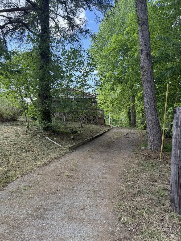 7478 Ky-80 Manchester KY 40962