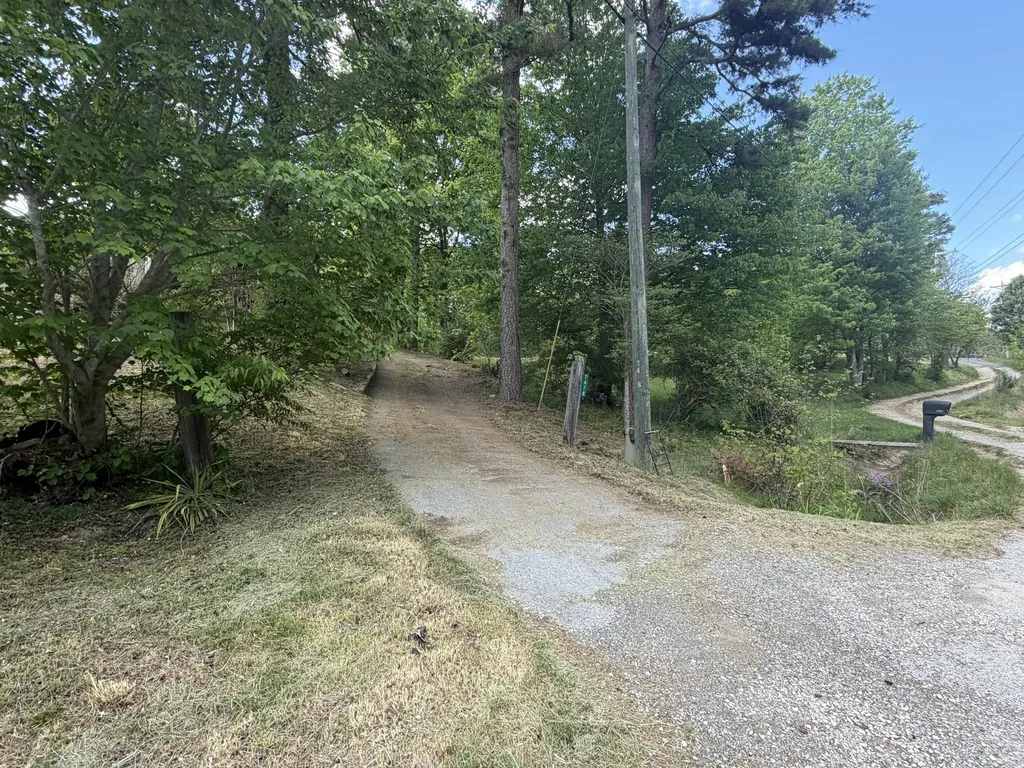 7478 Ky-80 Manchester KY 40962