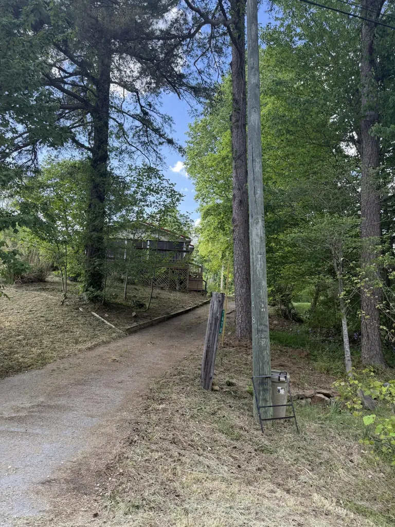 7478 Ky-80 Manchester KY 40962