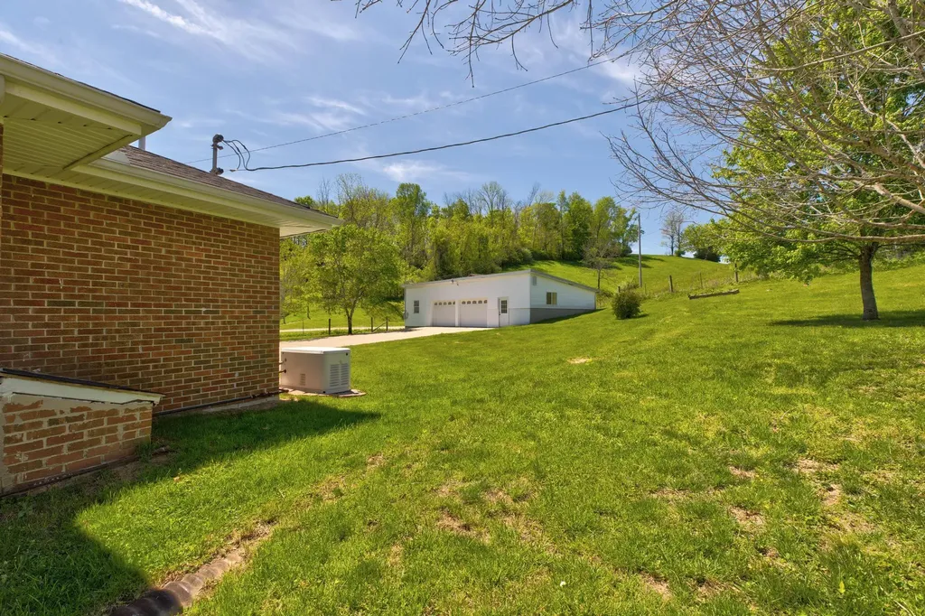 4654 Levee Road Mt Sterling KY 40353