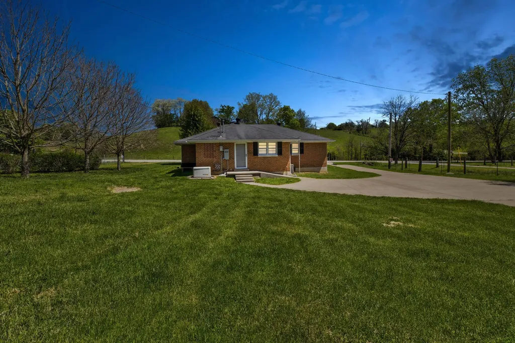 4654 Levee Road Mt Sterling KY 40353