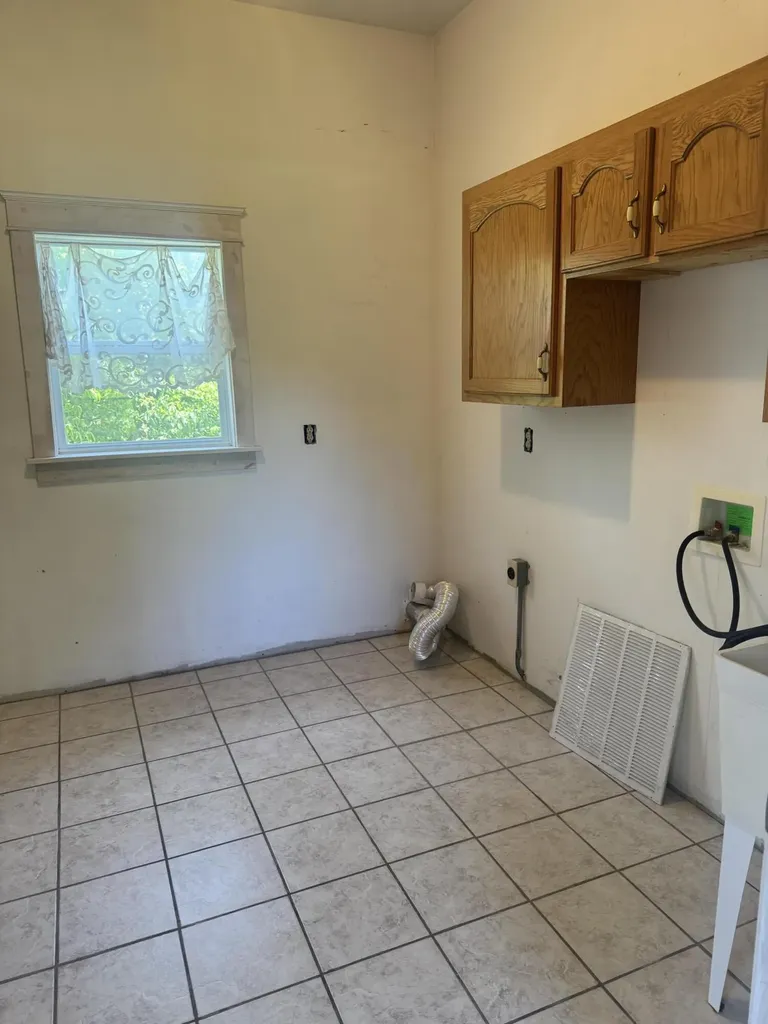 966 Highland ' Avenue Jackson KY 41339