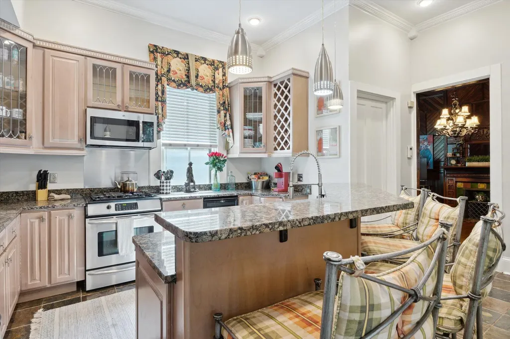 344 Madison Place Lexington KY 40508