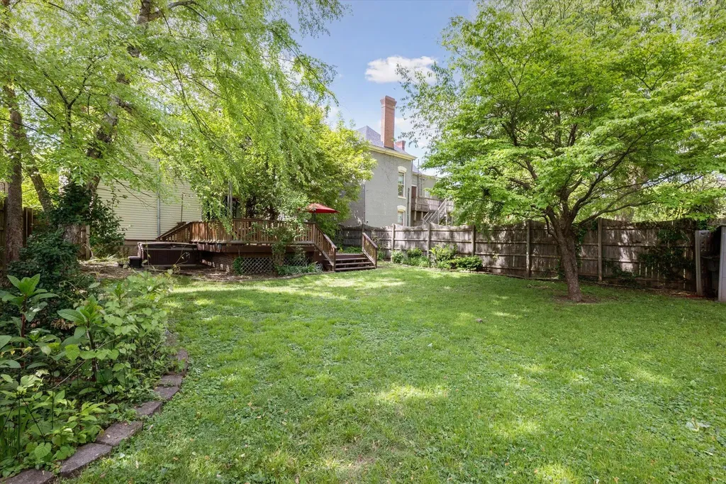 344 Madison Place Lexington KY 40508