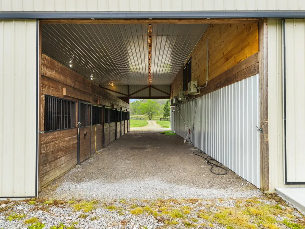1114 A Matt Baker Road London KY 40744