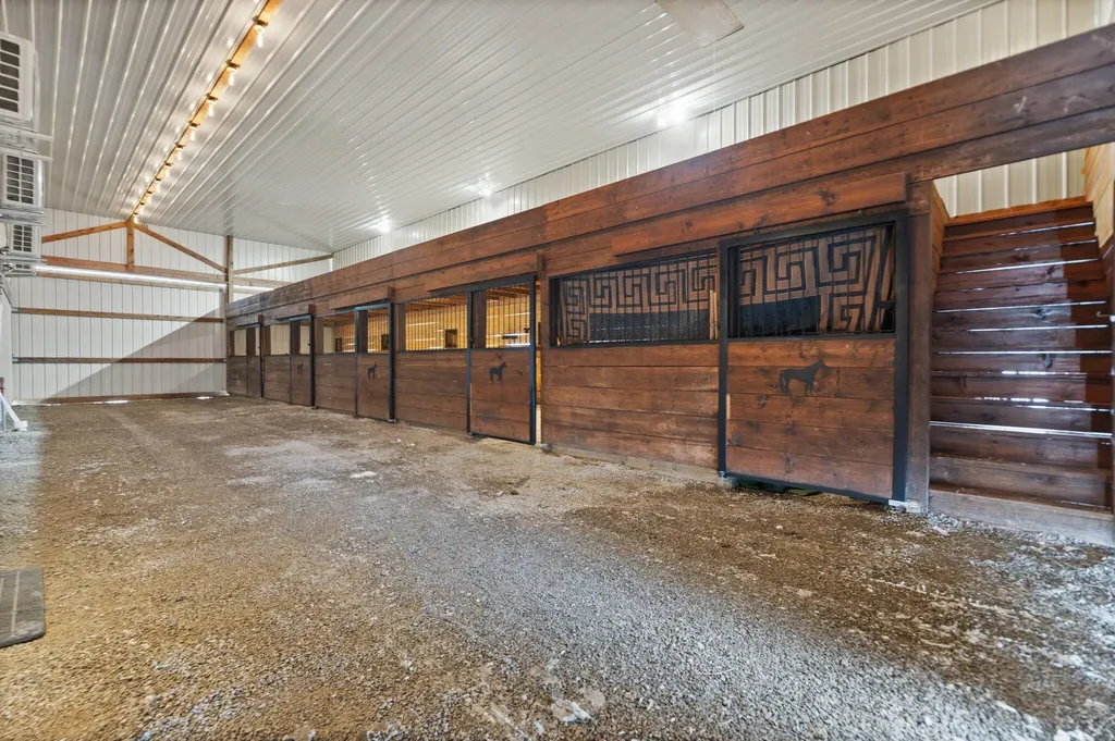 1114 A Matt Baker Road London KY 40744
