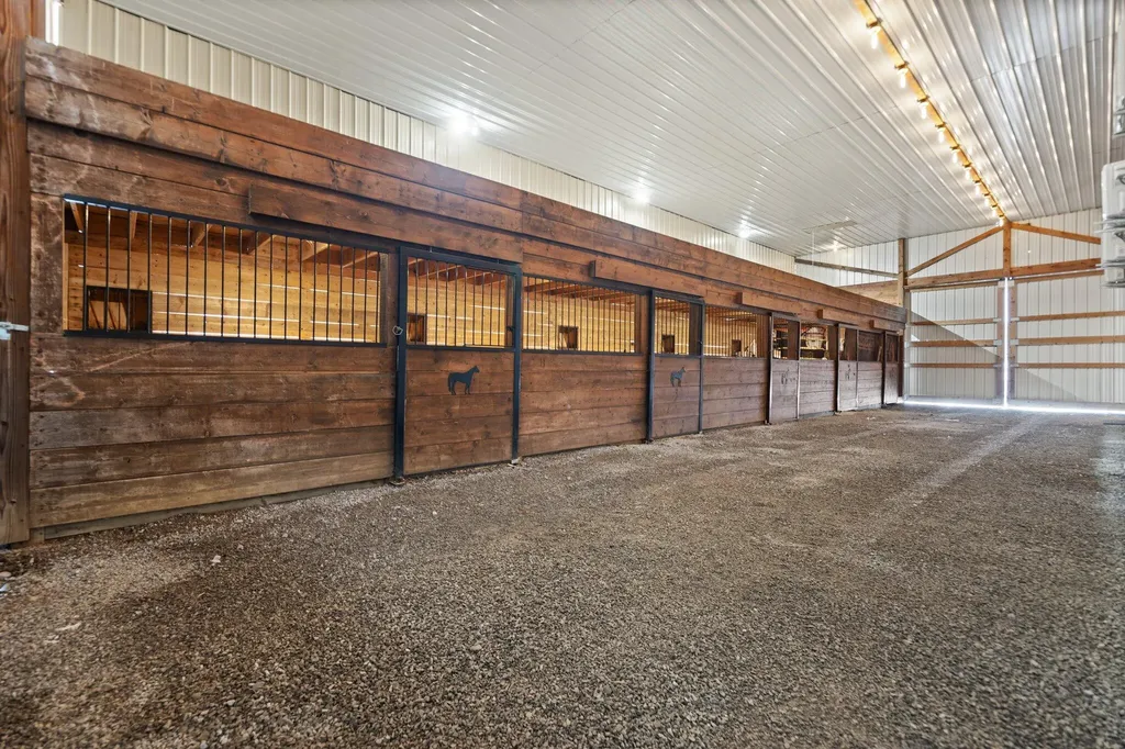 1114 A Matt Baker Road London KY 40744