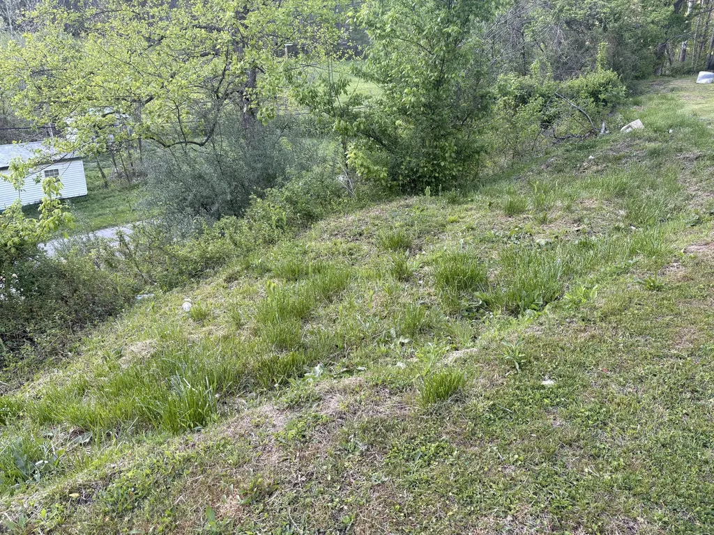 8515 State Highway 223 Flat Lick KY 40935