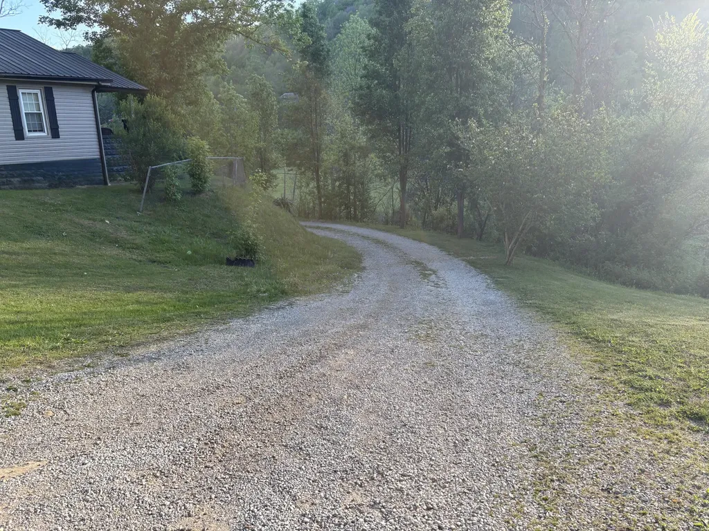 8515 State Highway 223 Flat Lick KY 40935